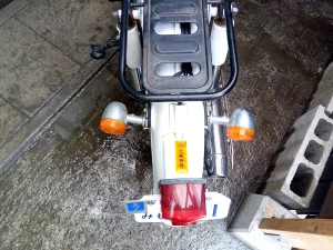 左右曲がったウインカー