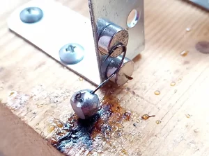 ネオジム磁石を使用